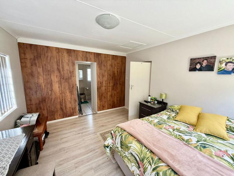 4 Bedroom Property for Sale in Stilbaai Wes Western Cape